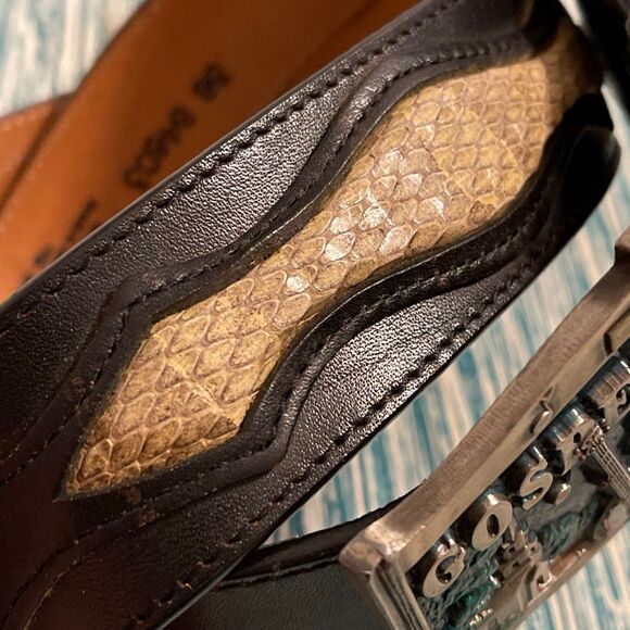 Silver Creek Collection Leather/Snake Skin Silver Buckle Belt - Picture 3 of 16